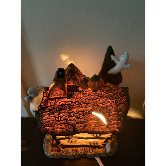 VTG Spooky Halloween Scene Light up Ceramic House Ghost And Ghouls 8"x6" - Picture 15 of 16